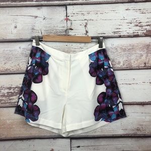 Stylestalker women’s floral shorts size medium